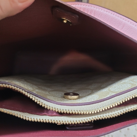 Coach CF433  Mollie Bucket W/Signature Canvas Interion In Pink Crossbody Handbag - Picture 11 of 13